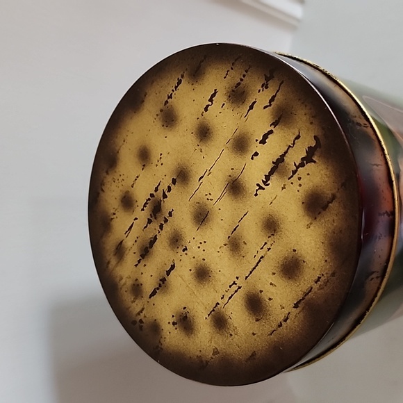 Made in England Round Tin - Victorian Dressed Ladies - English Cookie Tin - Picture 2 of 5